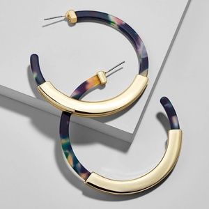 Available now ✨BAUBLE BAR STYLE RESIN HOOP EARRING